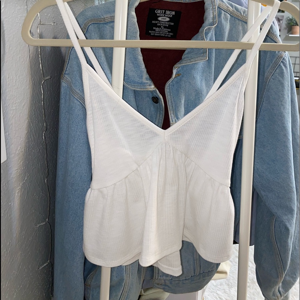 Garage flowy white top